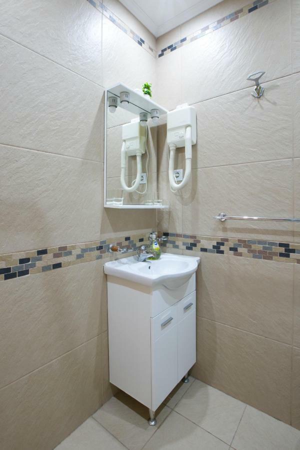 Apartments Holiday Lux Sutomore Exterior photo